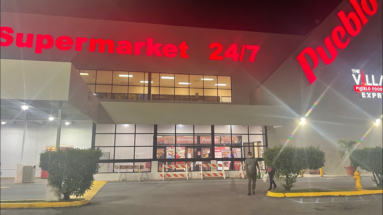 Shopping in Puerto Rico's PUEBLO SUPERMARKET 24/7 Grocery store