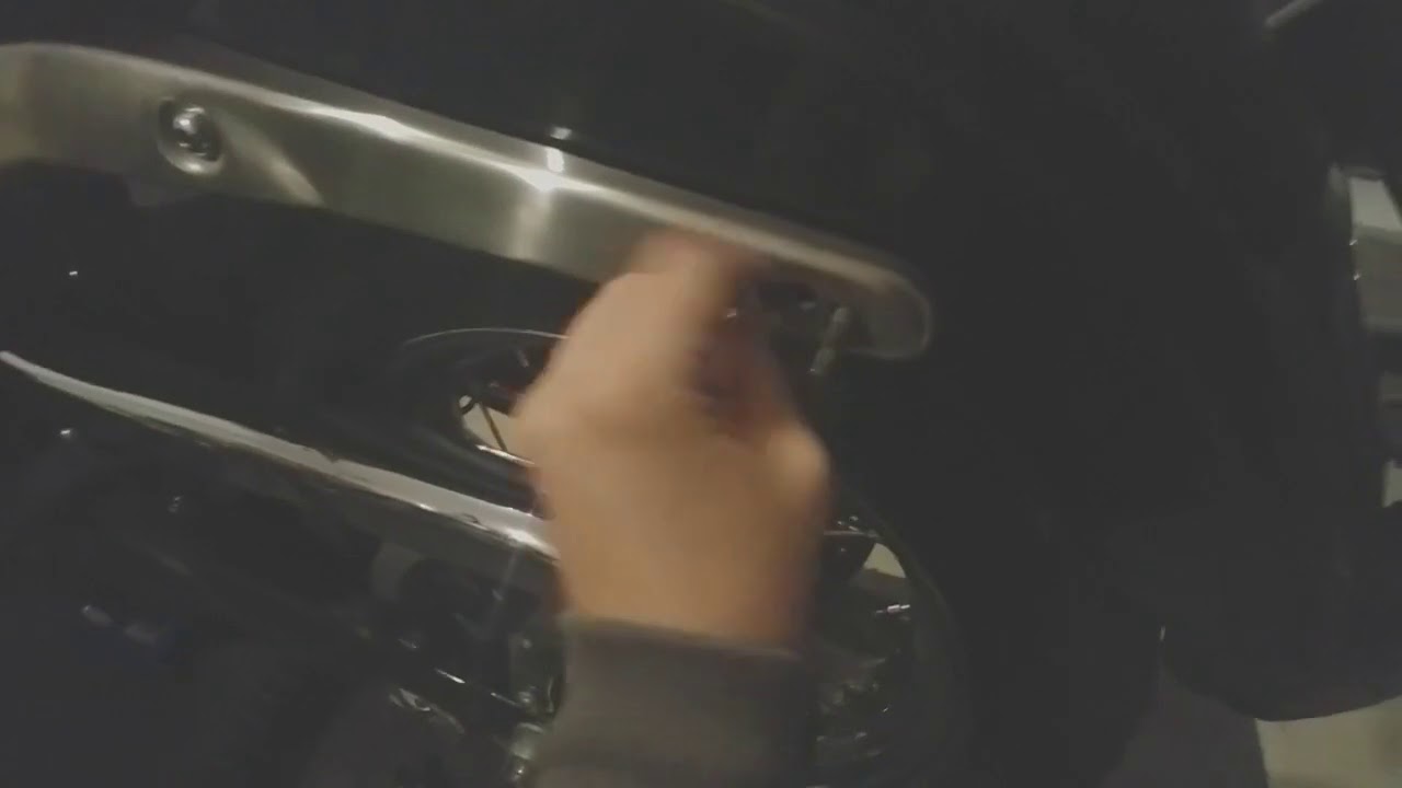 Harley Dyna Rear Signal Disassembly/Removal