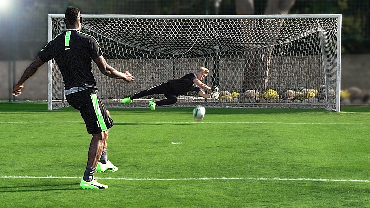 freekickerz vs Mario Balotelli - Football Challenge