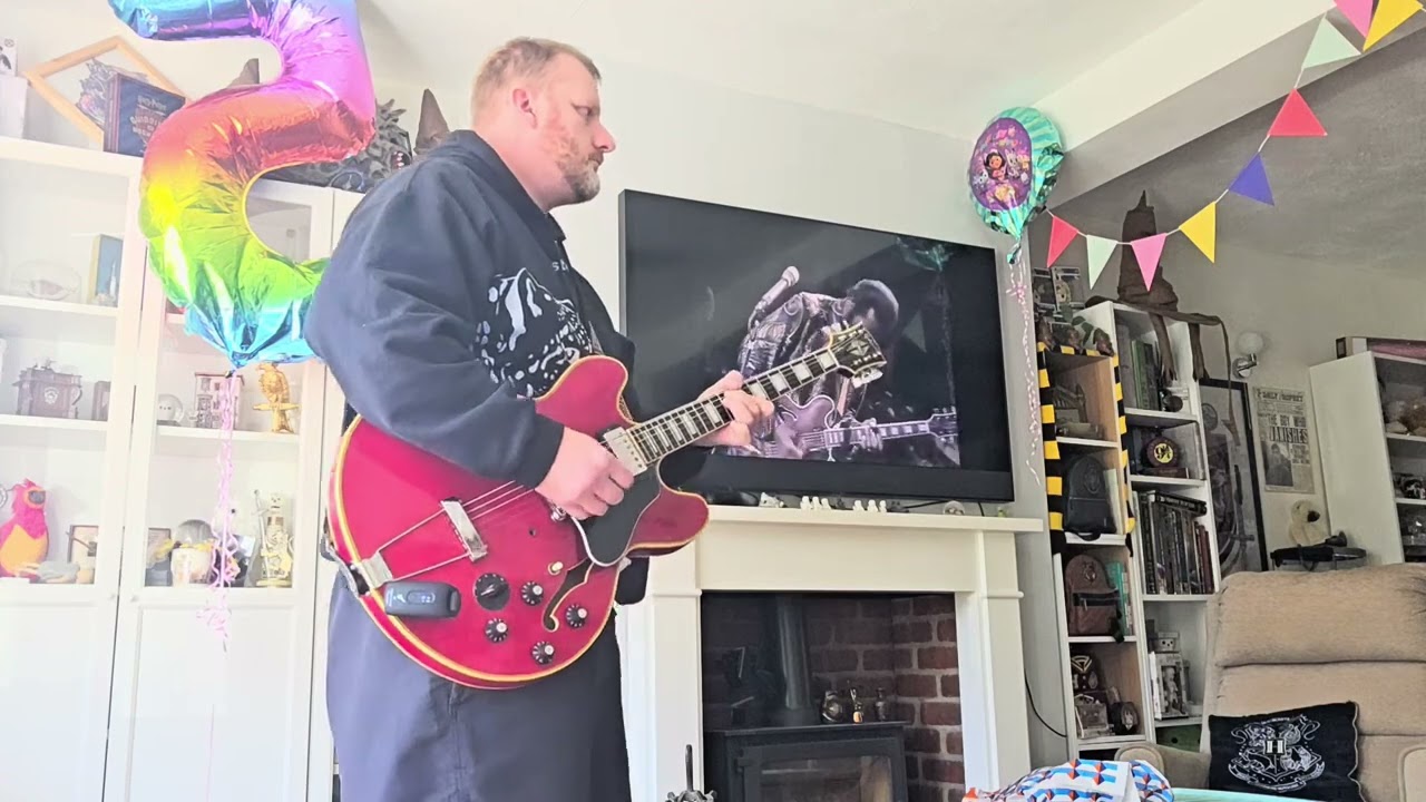 Chuck Berry - Liverpool Drive - Dominic Chuck Berry Cooper.
