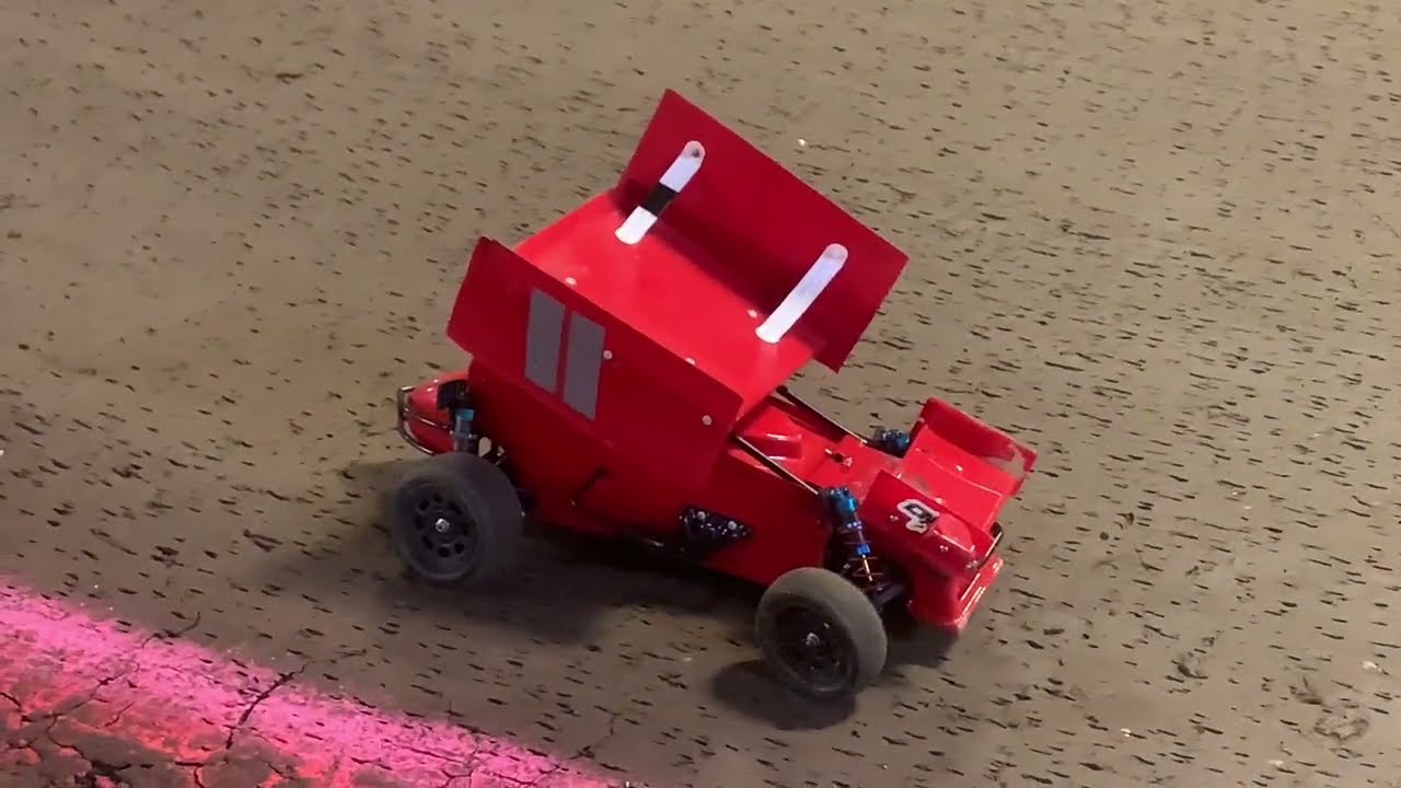 Заезд №1 спринтерского заезда RC 13.5 на трассе Skip’s RC Raceway.