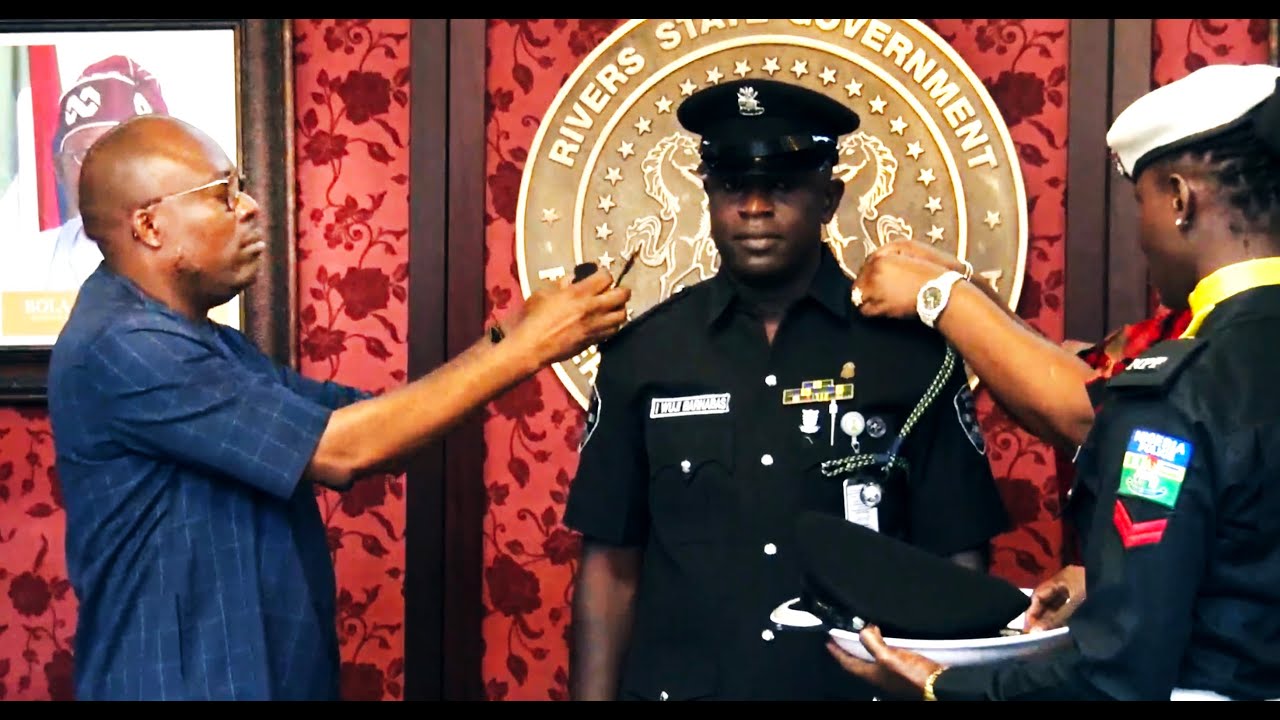 Governor Fubara Decorates His ADC & Camp Commandant With Their New Ranks - Watch The Brief  Ceremony