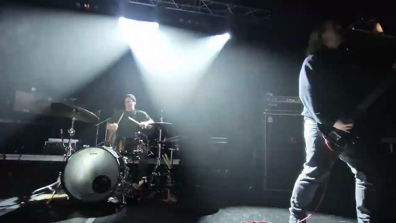 Bloed performing Neus live at CC Nova, Nazareth on 27 december 2025