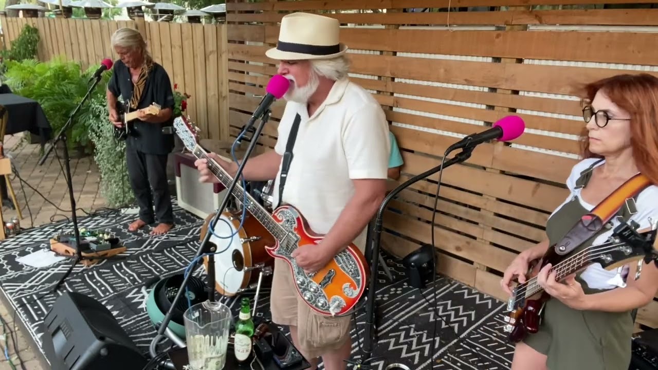 Bang a Gong at Bartletts