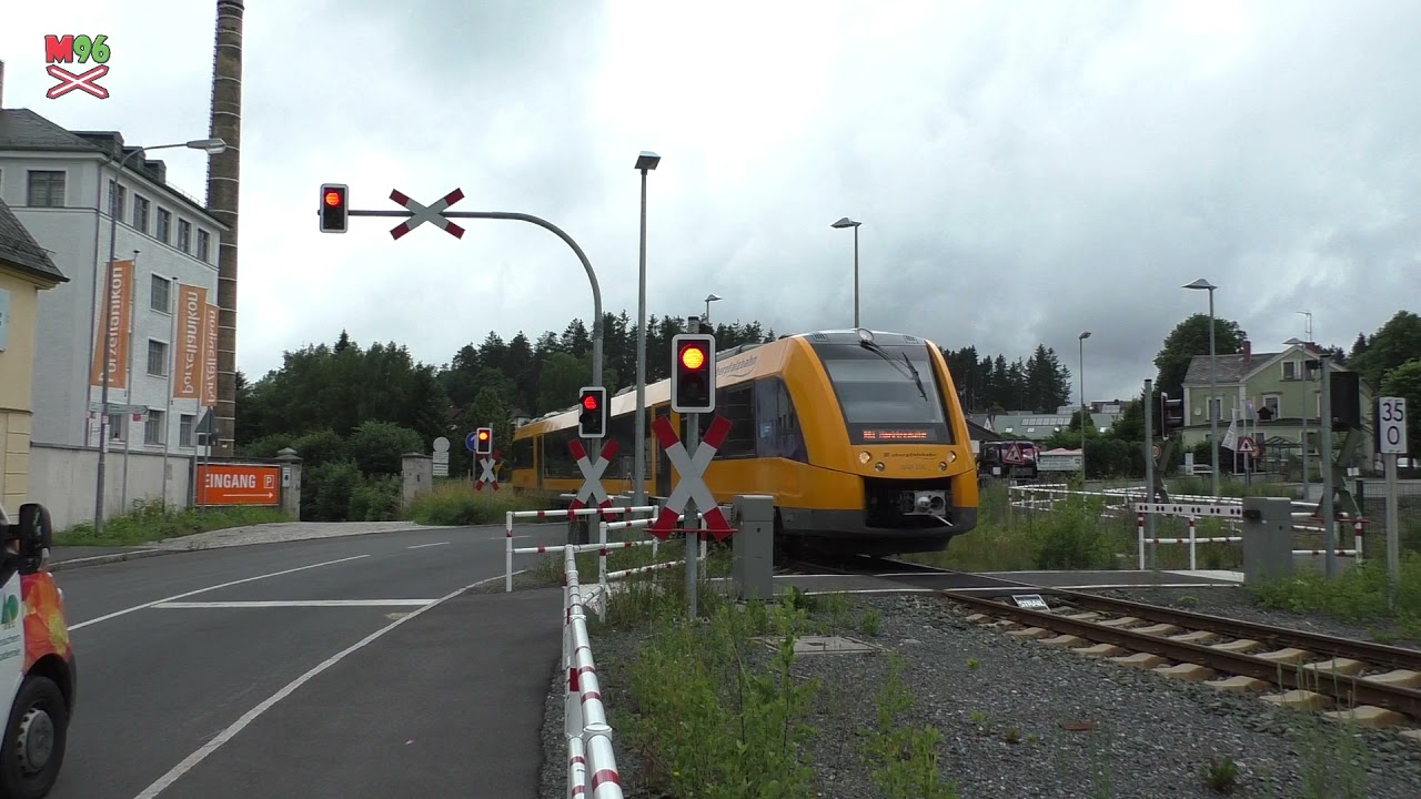 Bahnübergang Selb-Plößberg (D) - 7.7.2021 / Železniční přejezd / German railroad crossing