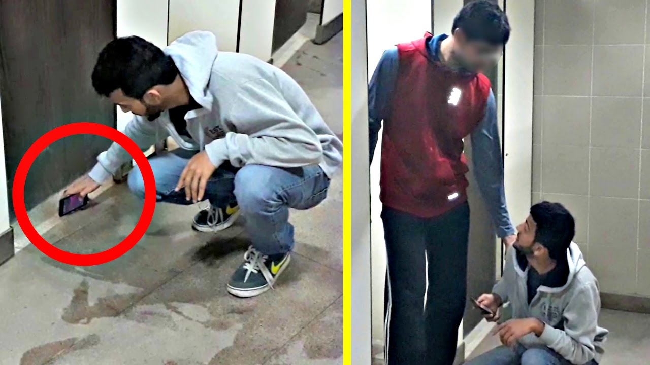 Taking Pictures In Bathroom Prank | AVRprankTV | Pranks In India