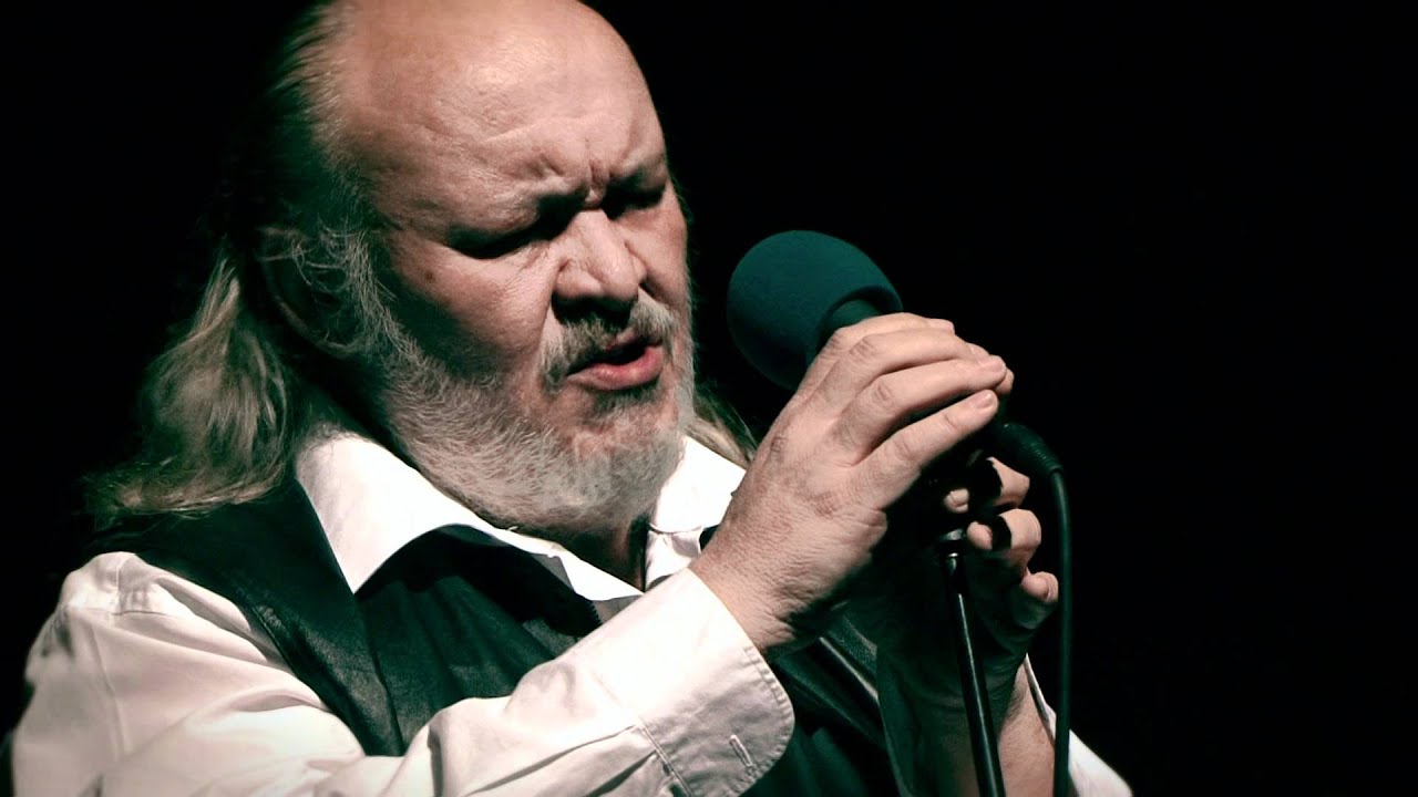 Povstání mlh a krásných žen