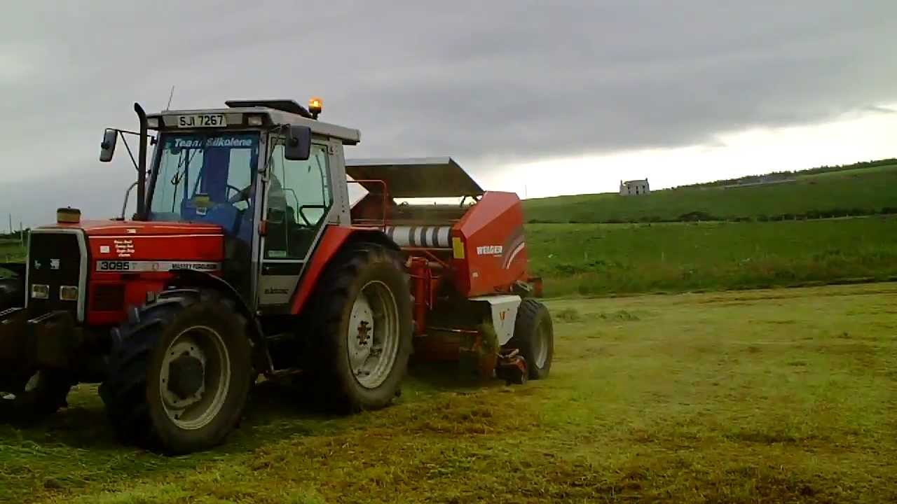 Massey Ferguson 3095 + Welger Rp235 bailing
