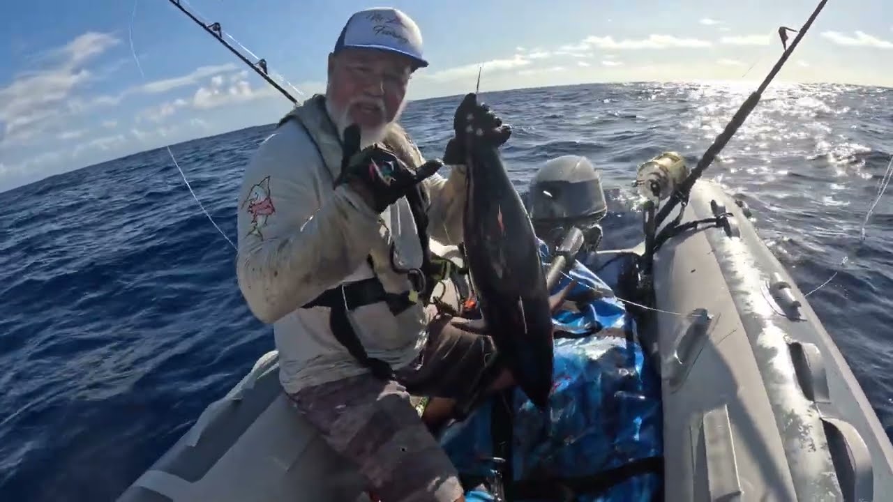 Trolling for Aku & Striped Marlin on Inflatable Boat! -NO LIMITS FISHING
