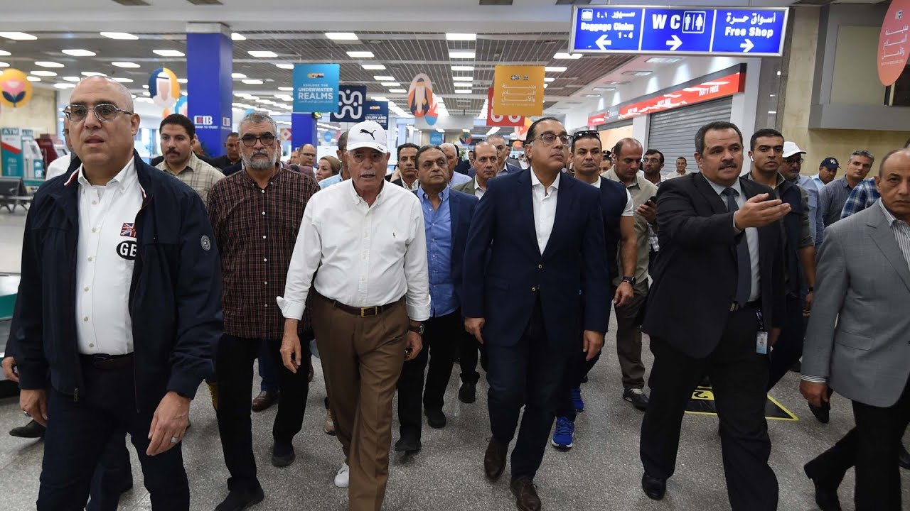 رئيس الوزراء يتفقد مشروعات التطوير بمطار شرم الشيخ الدولي