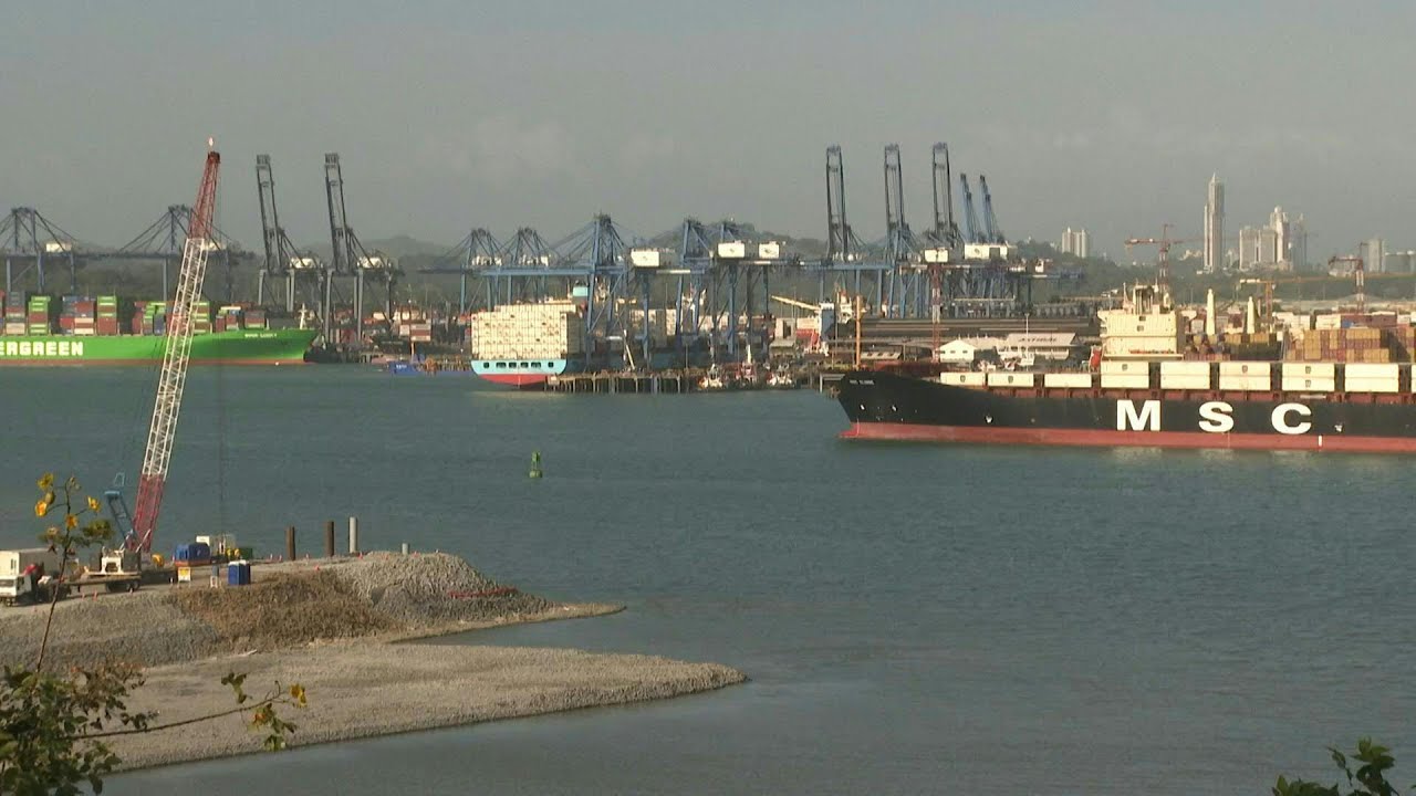 Panamá em contato com a Maersk para operar no canal após anular contrato com empresa de HK | AFP