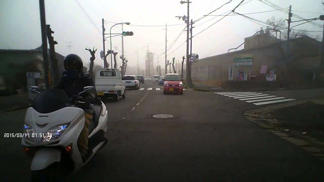 歩道を走るDQNビグスク