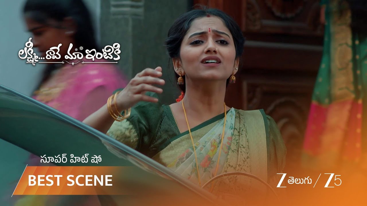 LAKSHMI RAAVE MAA INTIKI | గుడిలో ఒంటరిగా మాడీ తల్లి