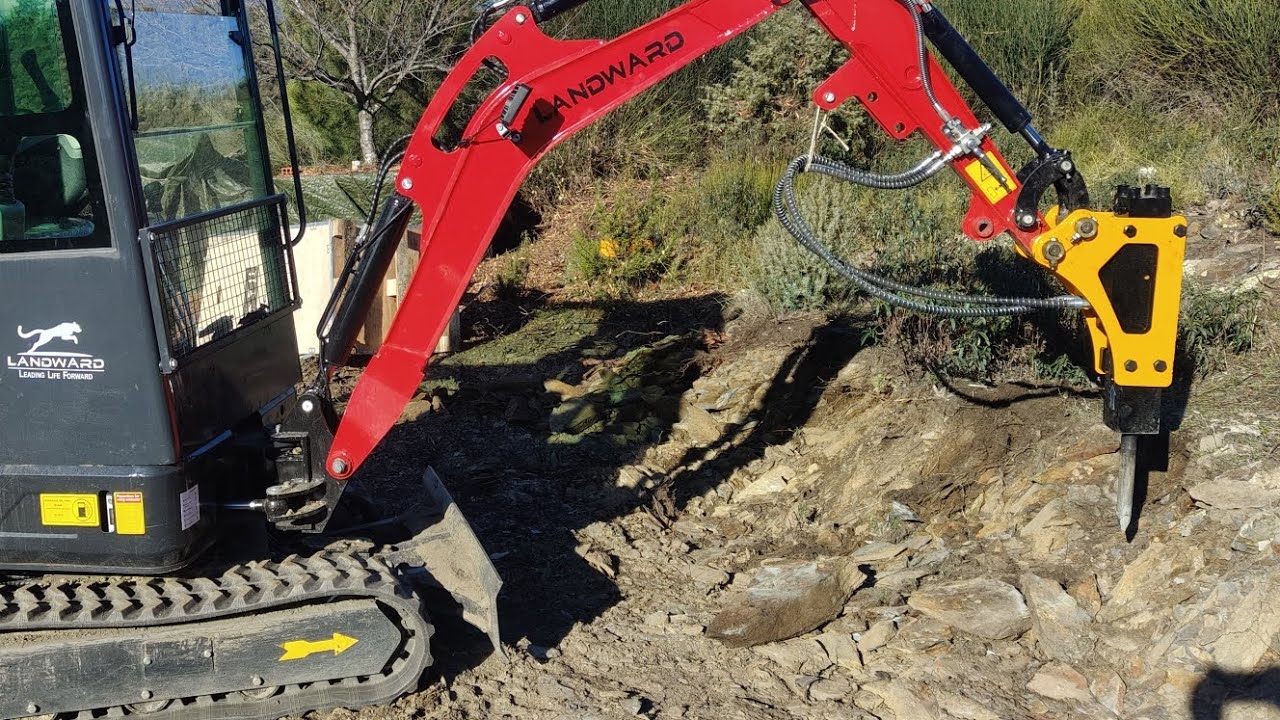 🔴 Exacavadora china: Probando el martillo hidr&aacute;ulico en roca dura
