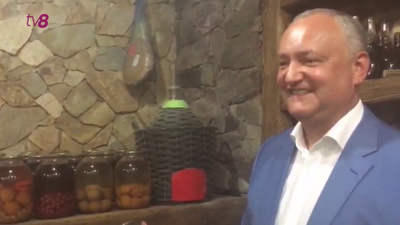 Șuieră vântul prin vila de la Condrița