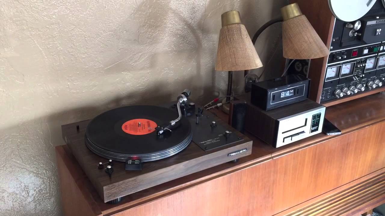Realistic LAB 400 Turntable