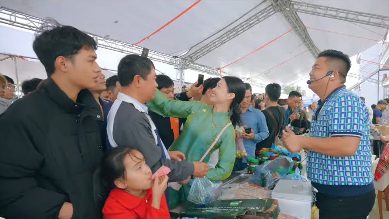 GẶP ANH HẢI SAPA TV TẠI CHỢ VIỀNG NAM ĐỊNH | DN90 TV.