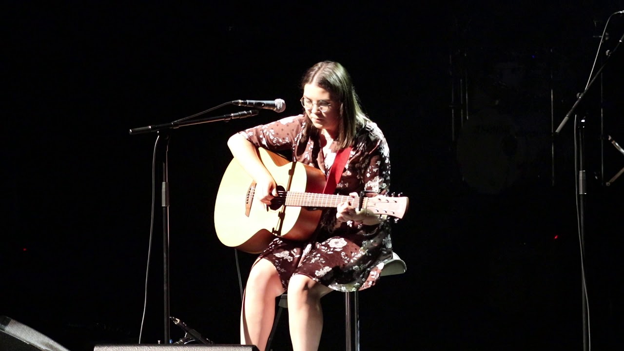 Amy Meehan - Lay Down Beside Me (Don Williams Cover)