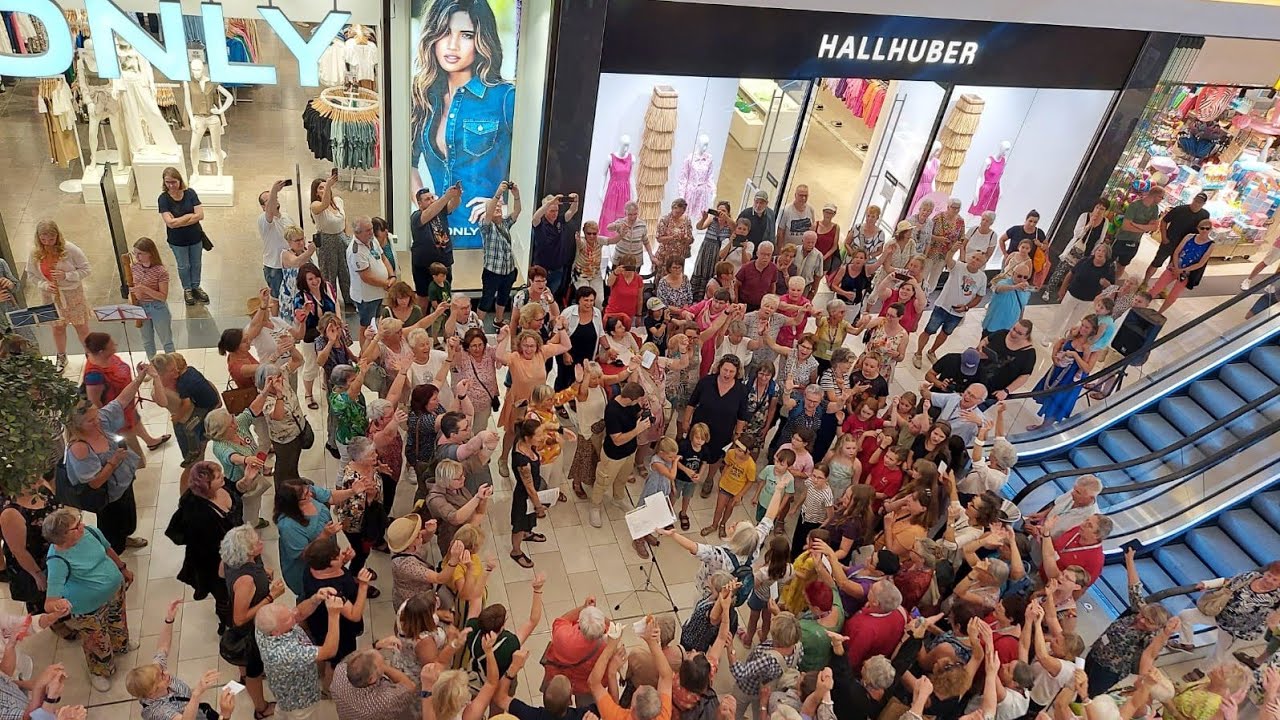 Flashmob zum Frankreichfest 2023 mit vielen Freunden aus Agen und Dinslaken