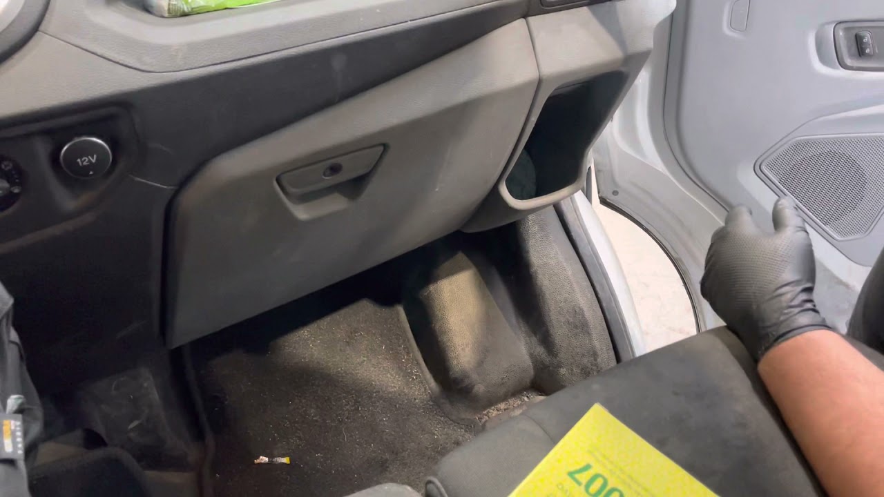 Ford Transit Innenraumfilter erneuer / interior filter change