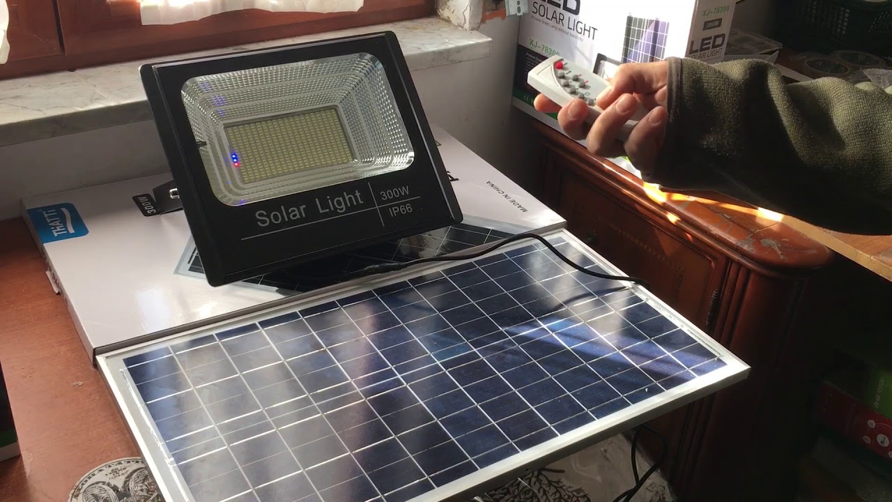 Tutorial primo utilizzo Faro ricarica solare marca THATTI modello XJ-78300 da 300 watt