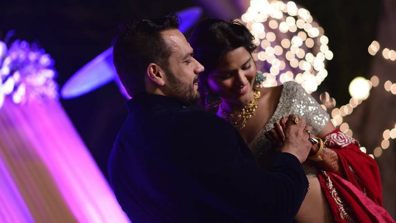 Mujhe Dekhte hi Latoo ho gayi thi yeh !! hehe...