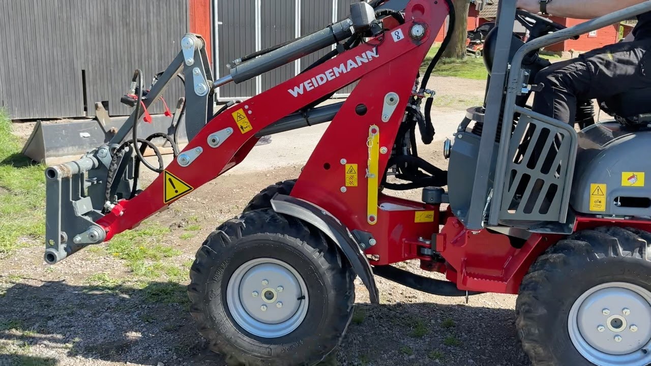 Köp Kompaktlastare Weidemann 1140 med redskap på Klaravik