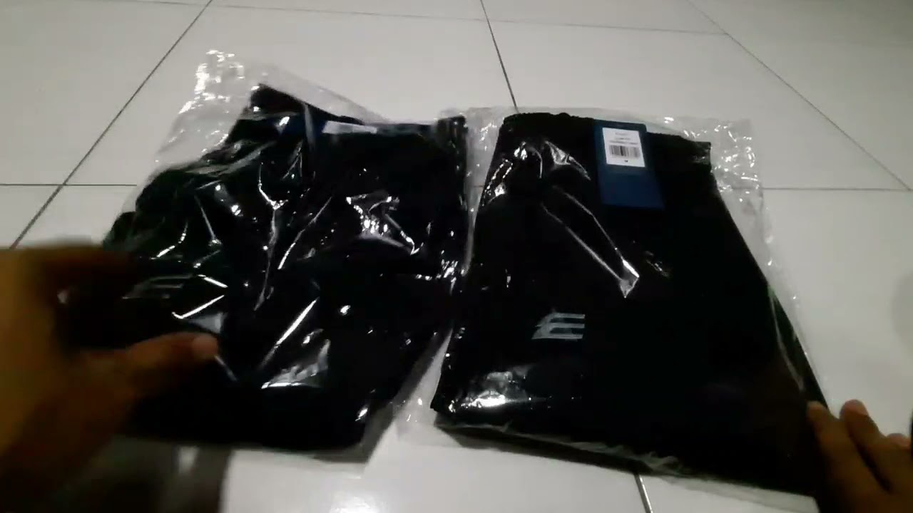 The Colours of Life : Unboxing Series - ELGINI E16027 Slim Fit Tracksuit