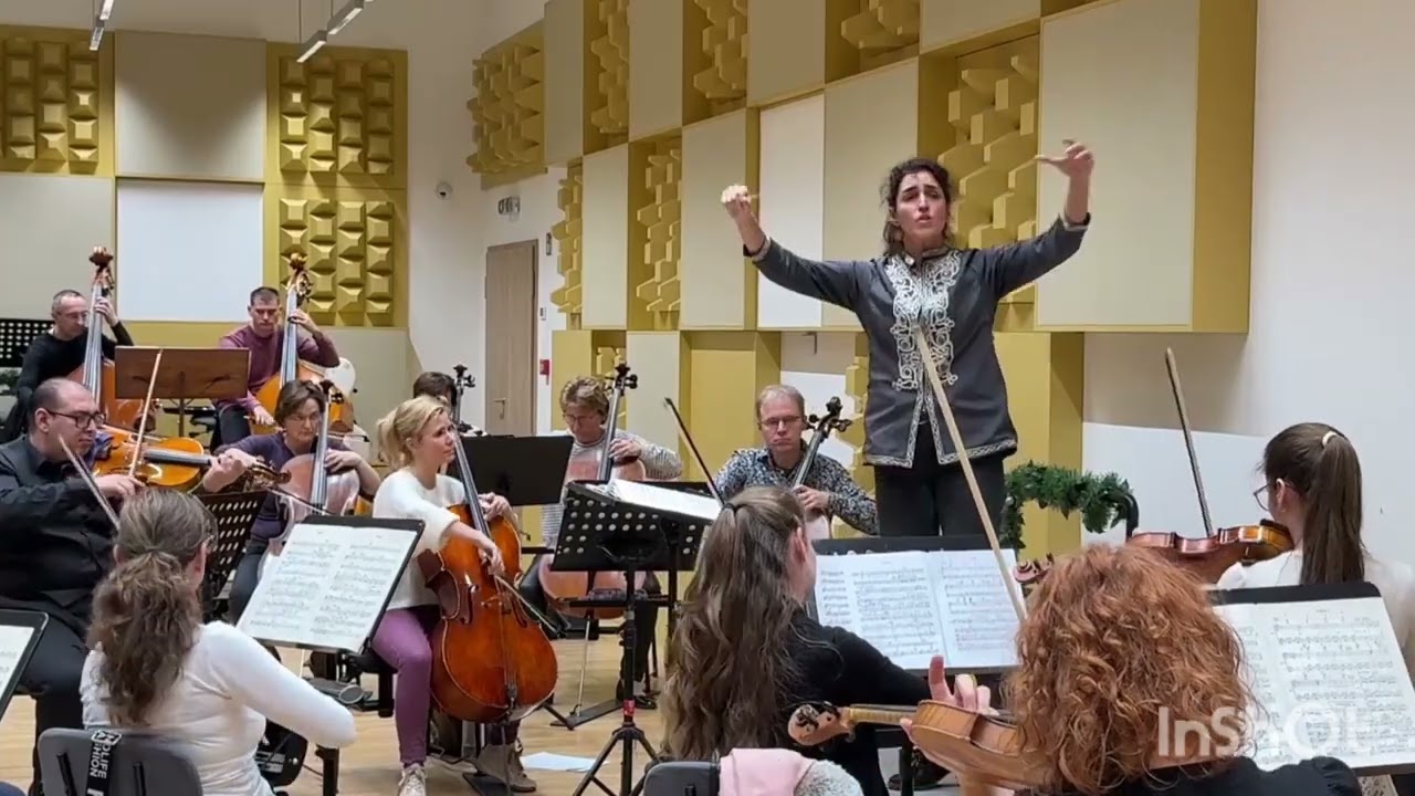 Kodály: Dances of Galánta • Budapest MÁV Symphony Orchestra • Ángela Valera-Casanova