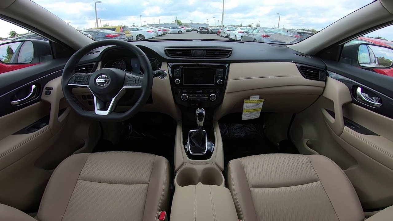 2018 Nissan Rogue SV Interior