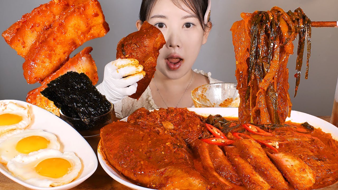 불타는 목요일엔🔥 껍항정살 넣은 매운 실비 김치찜 먹방 Spicy Braised Kimchi Pork Belly [eating show] mukbang korean food