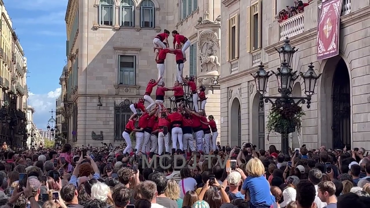 CASTELLERS SHOW (human tower) Sant Jaume Barcelona Spain 🇪🇸