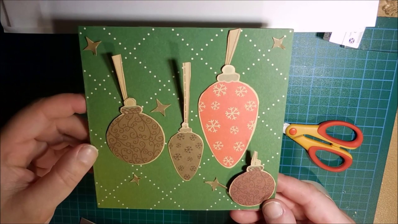 Weihnachtskarte  selbst gemacht mit  Christbaumkugel Motiven aus Restepapier 2017