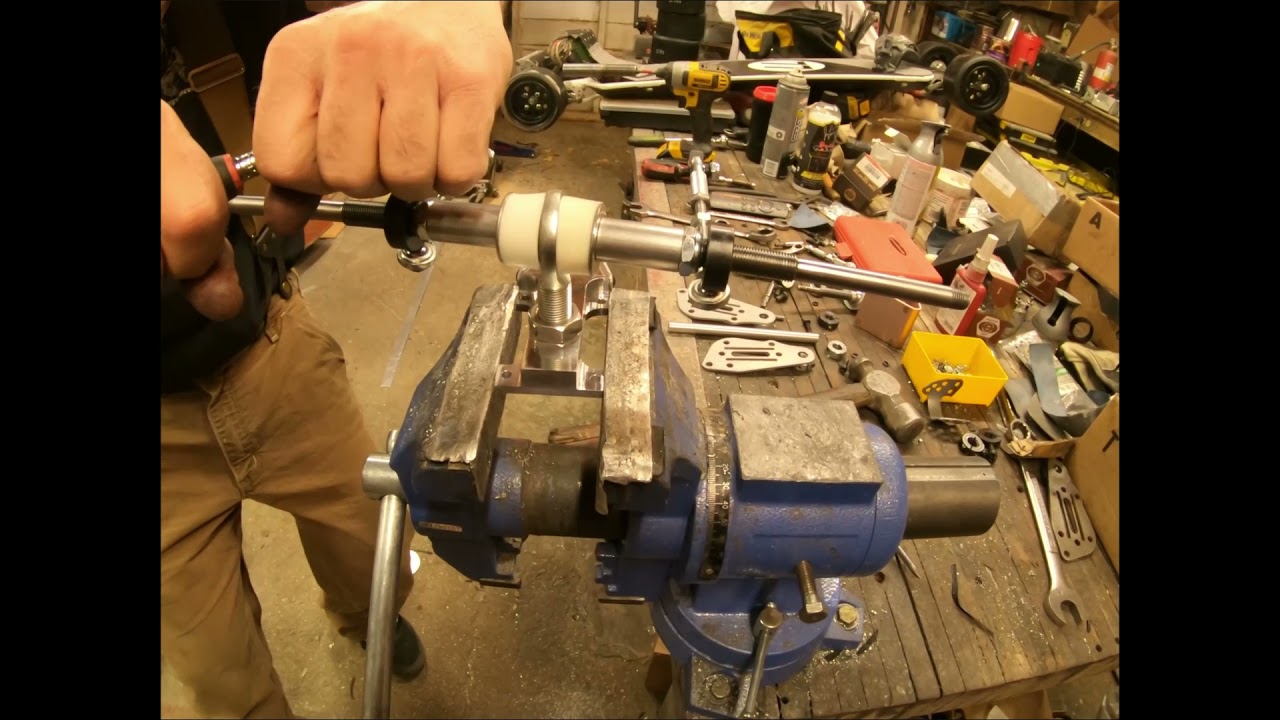 Radius rod Axel collar upgrade installation