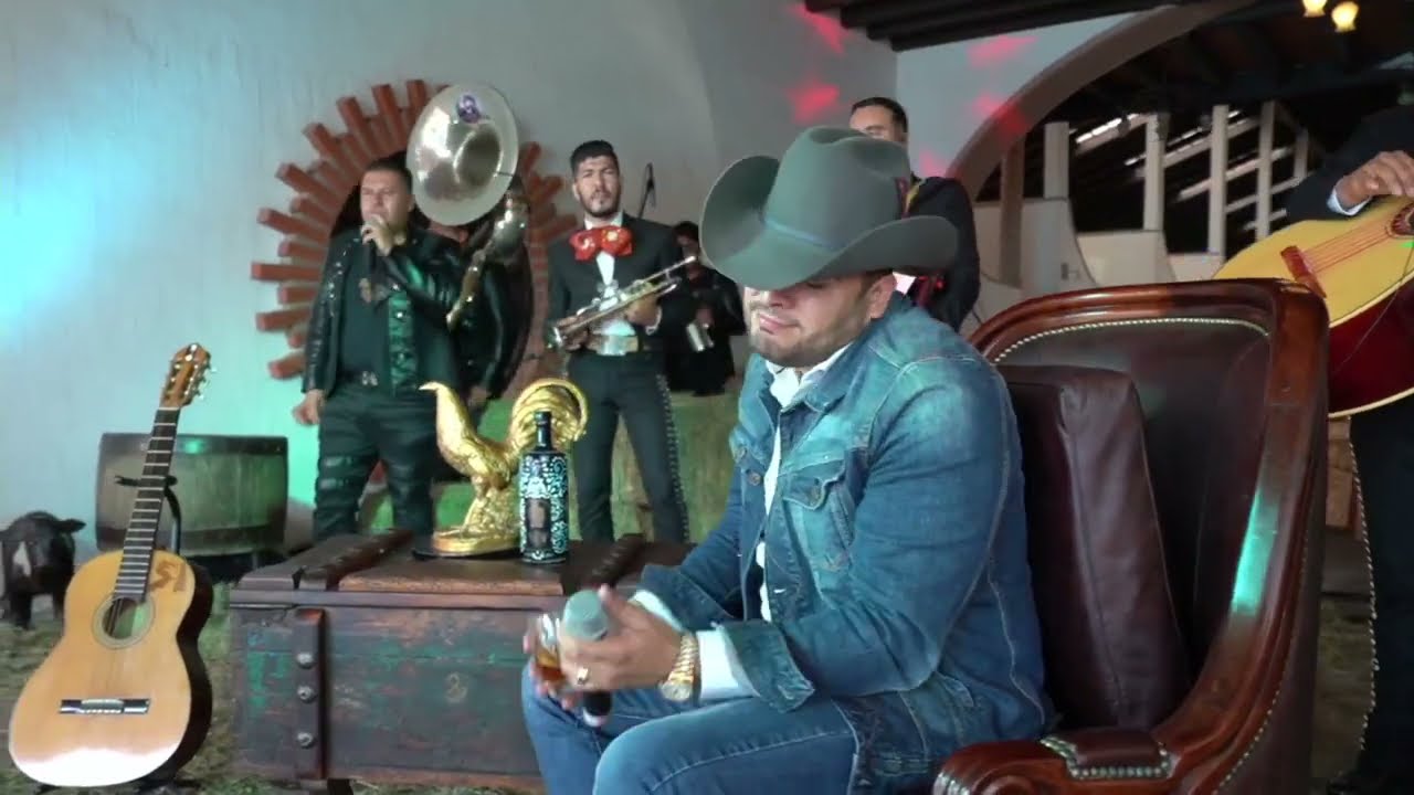 Francisco "El Gallo Elizalde" - Gracias Por Tanto Amor [En Vivo 2021]