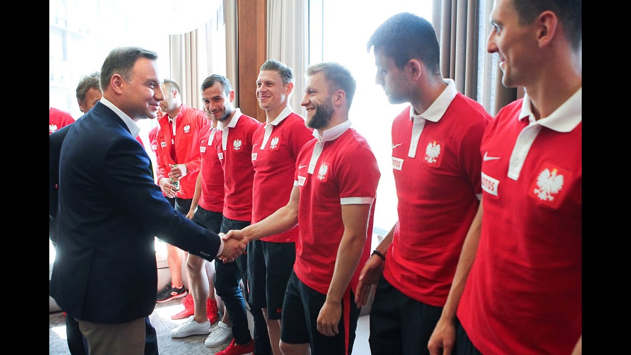 Andrzej Duda z Reprezentacją Polski na Euro2016