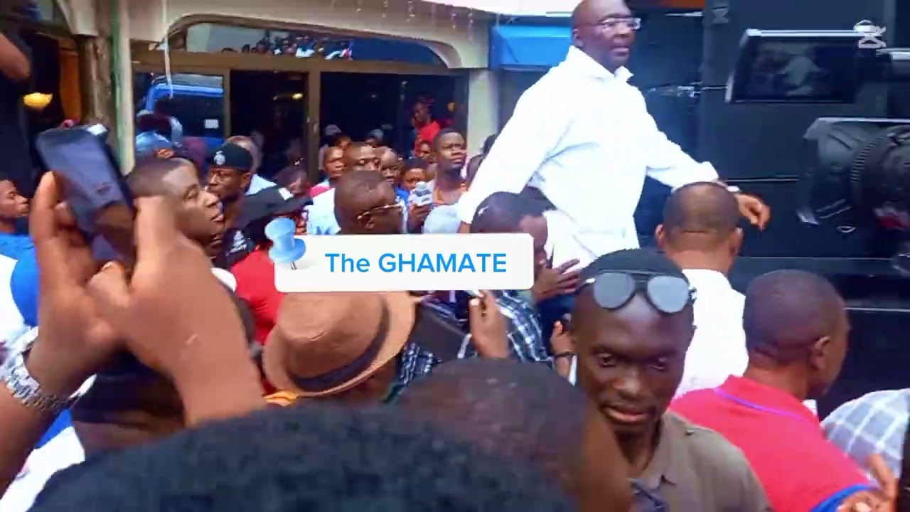 H.E Dr. Alhaji Mahamudu Bawumia shows appreciation to N.P.P party supporters