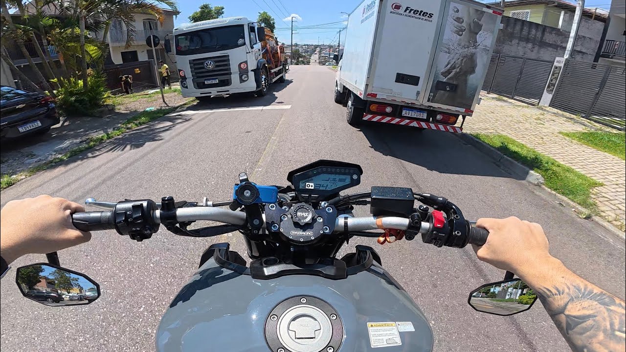 Rolê urbano de Yamaha MT09 puro sound 🔥⚠️