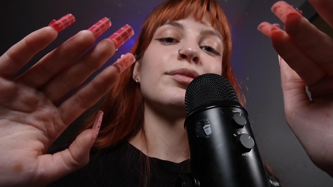 ASMR Я трогаю твое лицо длинными ногтями на твоей кровати | касание лица