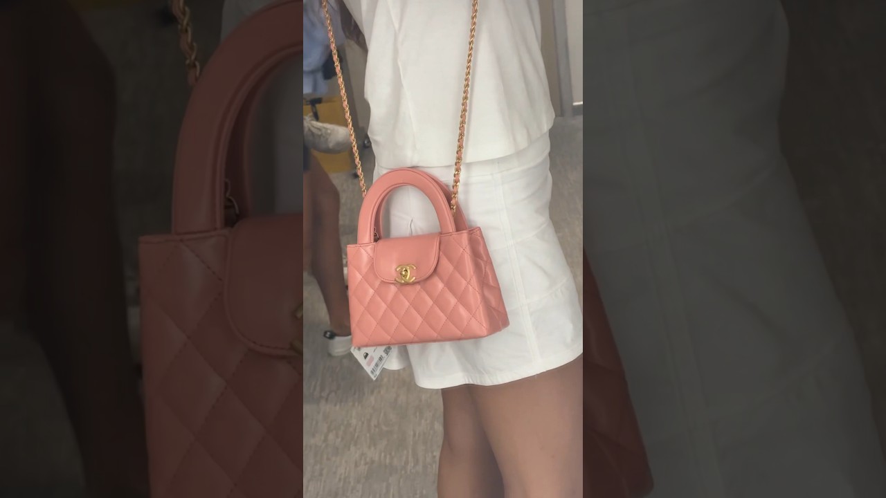 Trying on the viral new Chanel Kelly bag 💖 