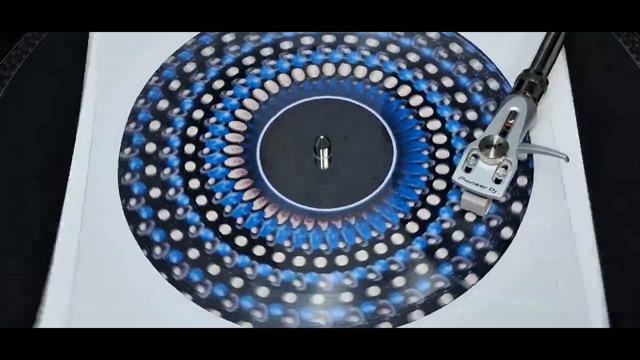 THE BEATLES / ACROSS THE UNIVERSE / BLACK HOLE ZOETROPE / PRESTO 6N RECORD LATHE / 45 RPM