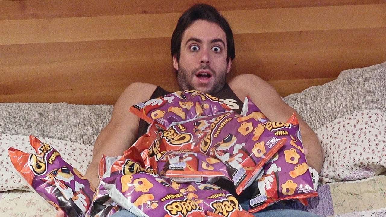CREANDO UNA PIRÁMIDE GIGANTE CON BOLAS DE MAC & CHEETOS