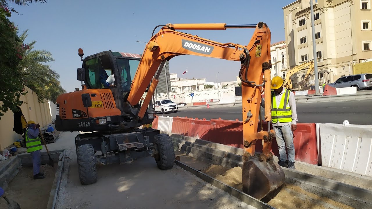 Doosan mex25 excavator excavating garden block | ডশান বুলডোজার কিভাবে কাজ করতেছে একবার দেখুন বিদেশে 