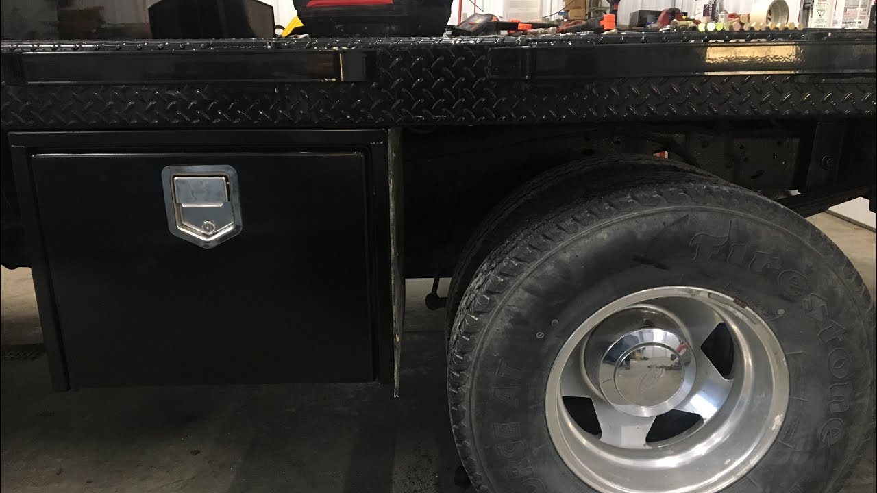 Mounting Underbody Toolboxes On a Flatbed