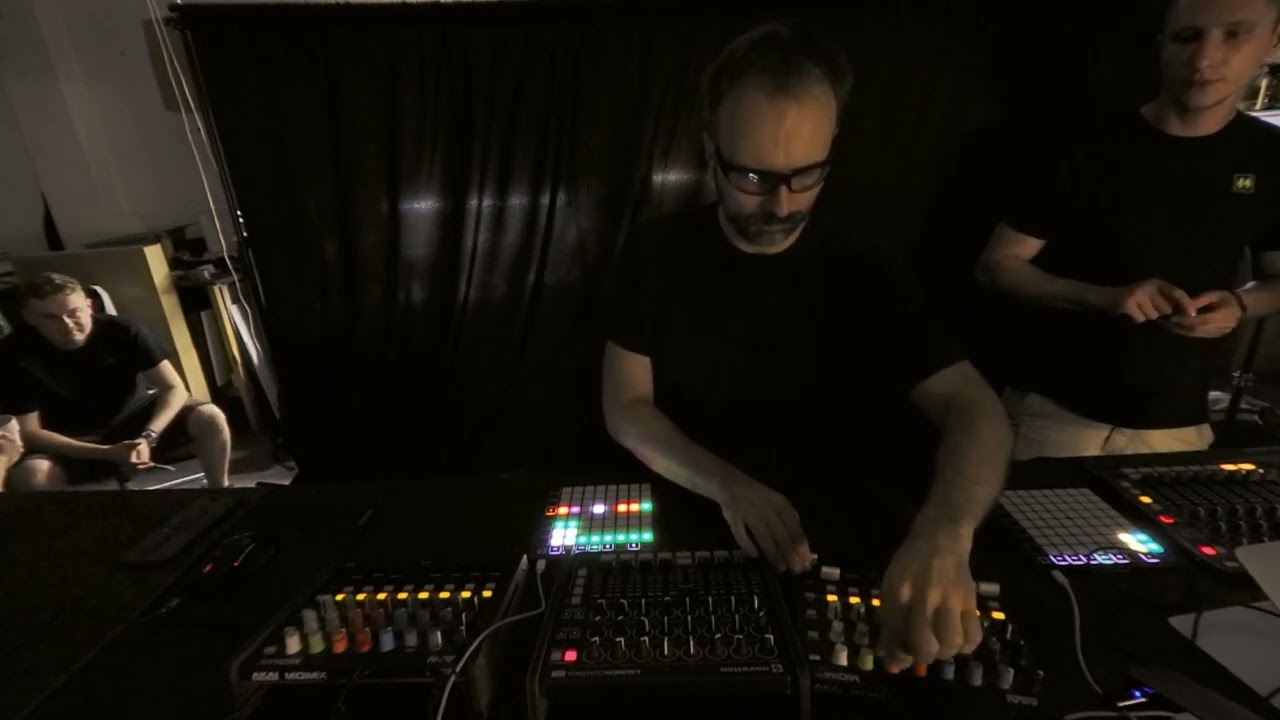 Tomash Gee - ERROR SESSION