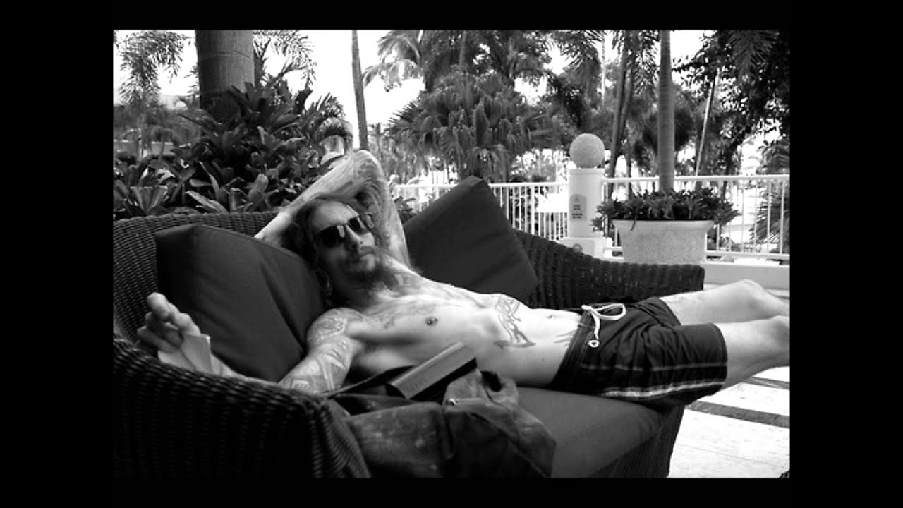 Kissing In The Wind, Justin Hawkins [HD]