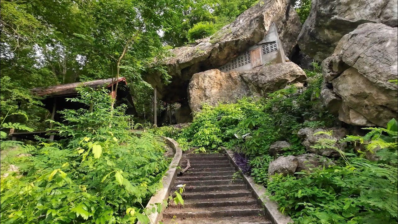 มีพระมรณะที่นี่​ จากนั้นก็ไม่มีพระมาอยู่อีกเลย