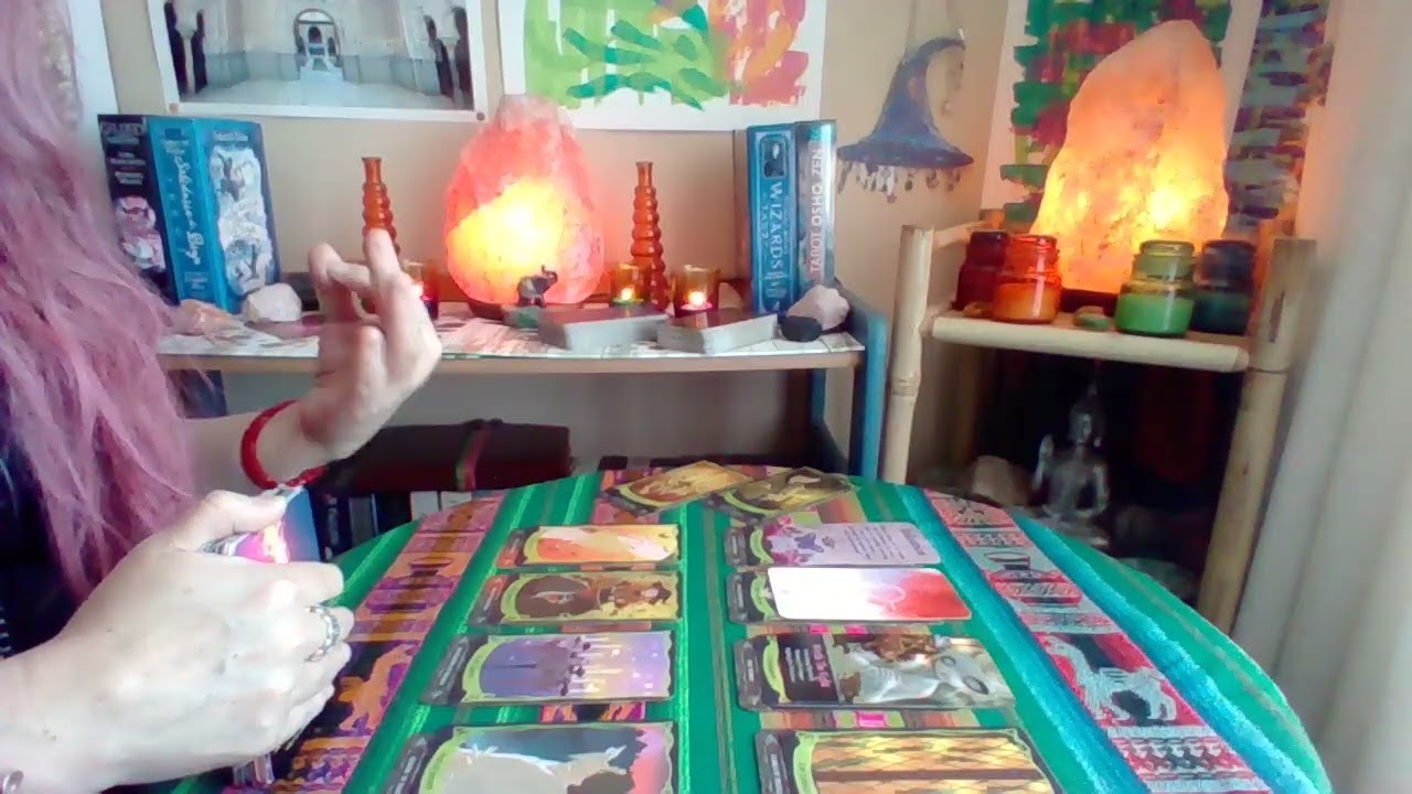 LIBRA!! 🔮 Alguien entra muy movido a tu vida rom&aacute;ntica!! Esta persona viene de soltar algo!!