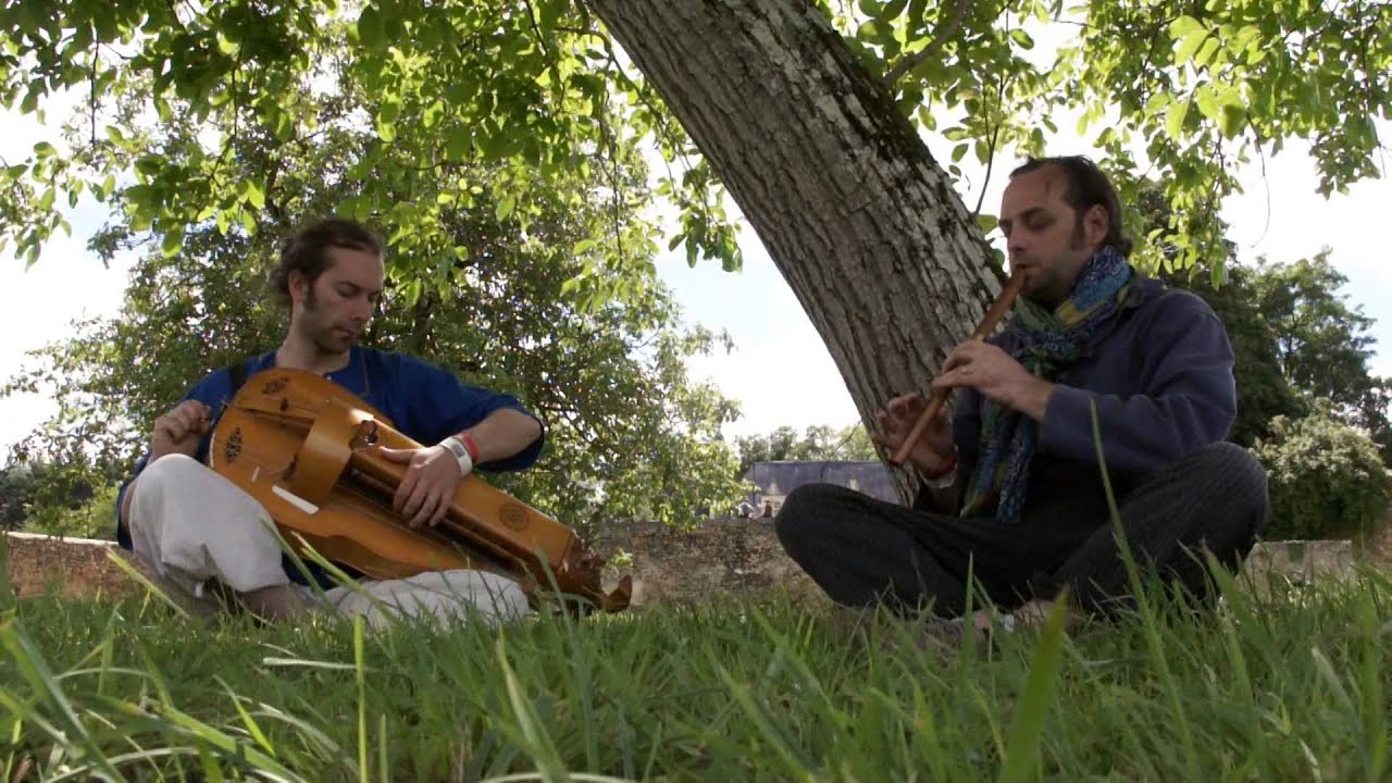 Vielle &agrave; roue et Fl&ucirc;te. Ballade Musicale St Chartier 2014.