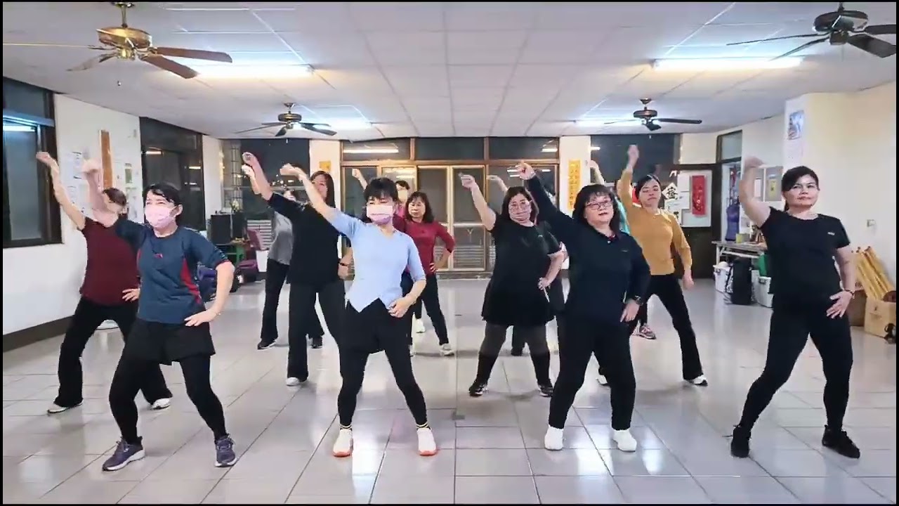 魅力運動館陳美娥老師彩球舞舞曲名稱：HandClap 